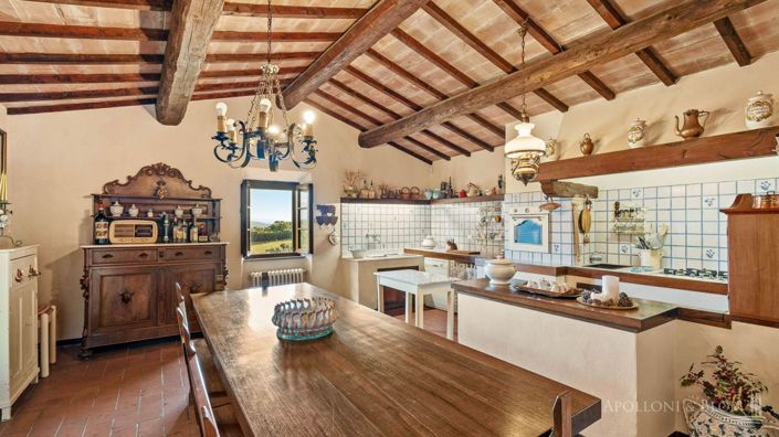 Image No.9-8 Bed Apartment for sale