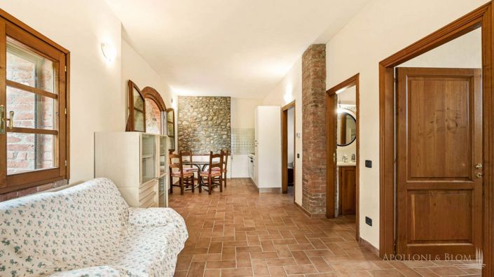 Image No.14-8 Bed Apartment for sale