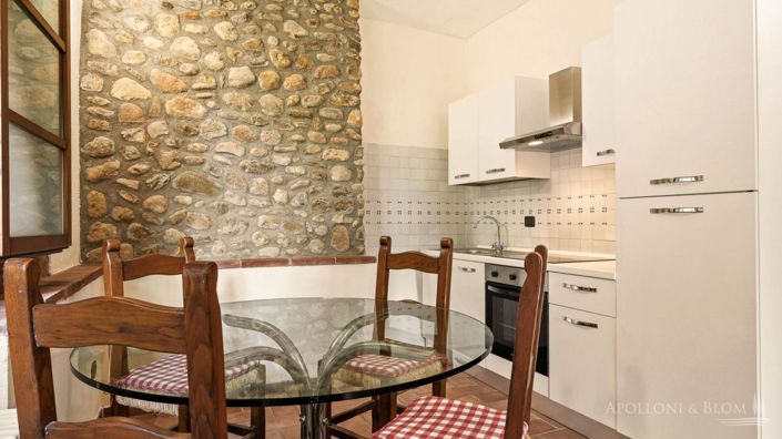 Image No.15-8 Bed Apartment for sale