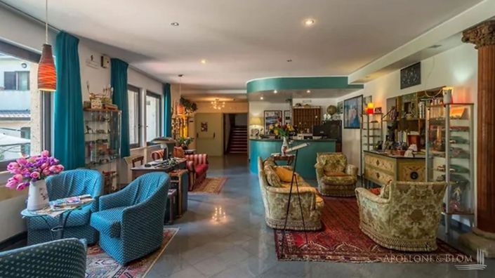 Image No.21-43 Bed Apartment for sale