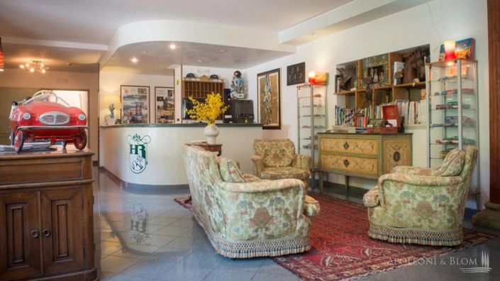 Image No.23-43 Bed Apartment for sale