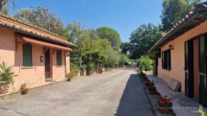 Image No.21-5 Bed Apartment for sale