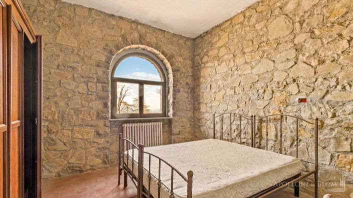 Image No.18-8 Bed Apartment for sale