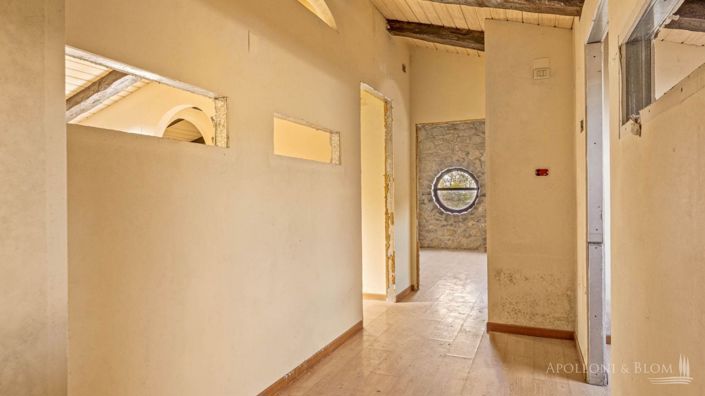 Image No.23-8 Bed Apartment for sale