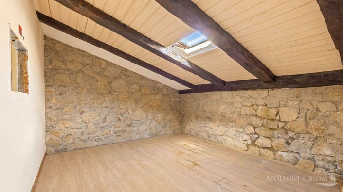 Image No.24-8 Bed Apartment for sale