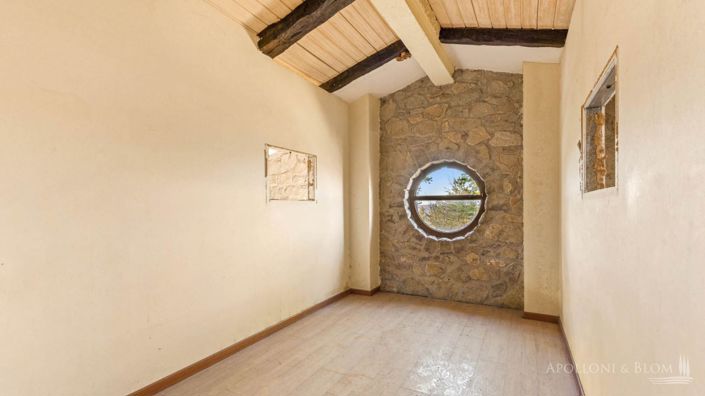 Image No.25-8 Bed Apartment for sale