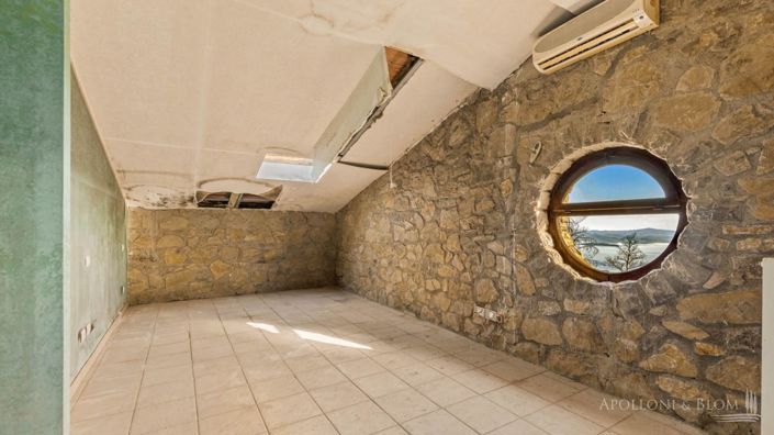 Image No.28-8 Bed Apartment for sale