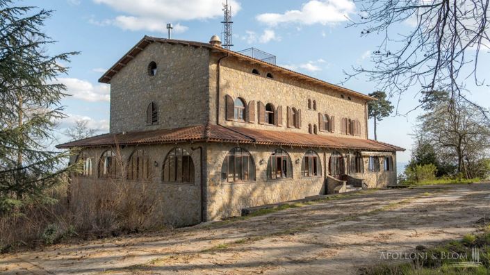 Image No.8-8 Bed Apartment for sale