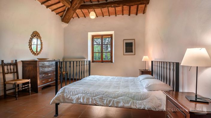 Image No.25-6 Bed Vineyard for sale