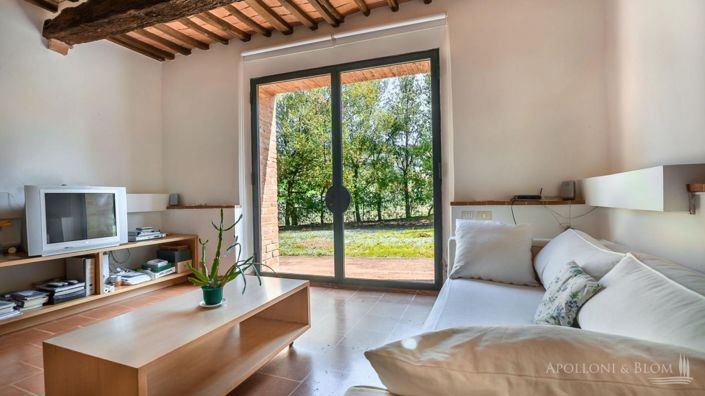 Image No.26-6 Bed Vineyard for sale