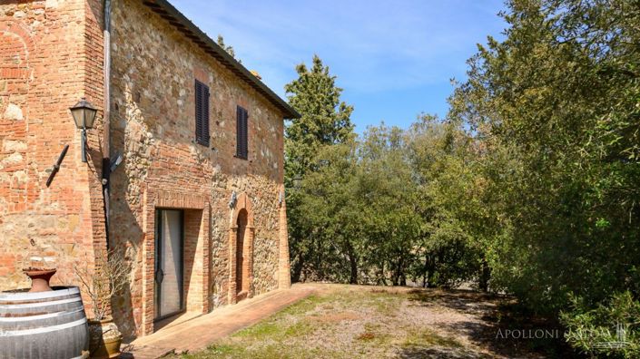 Image No.30-6 Bed Vineyard for sale