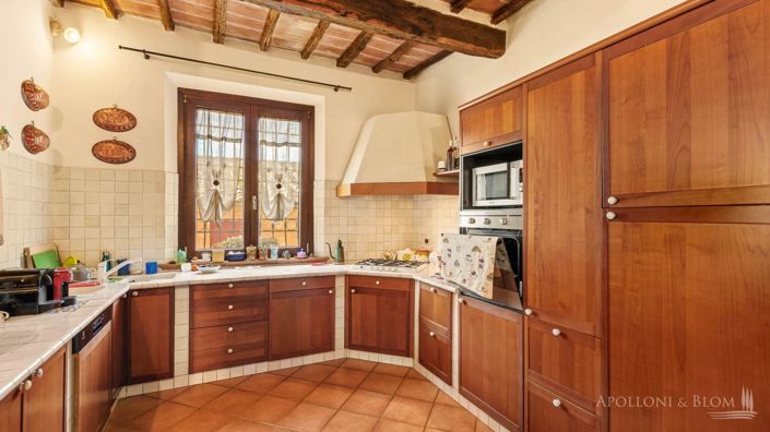 Image No.18-15 Bed Apartment for sale