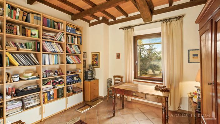 Image No.21-15 Bed Apartment for sale