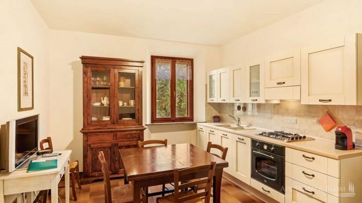 Image No.28-15 Bed Apartment for sale