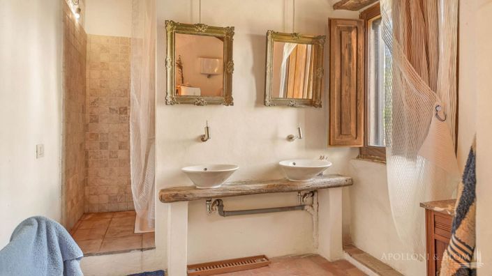 Image No.16-5 Bed Apartment for sale