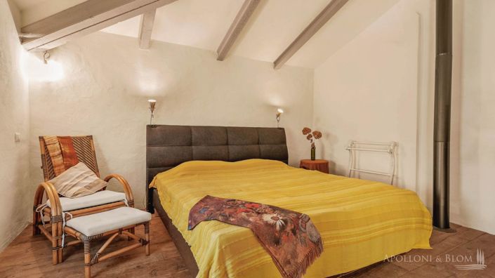 Image No.20-5 Bed Apartment for sale