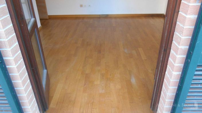 Image No.20-2 Bed Apartment for sale