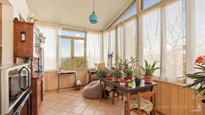 Image No.12-4 Bed Vineyard for sale