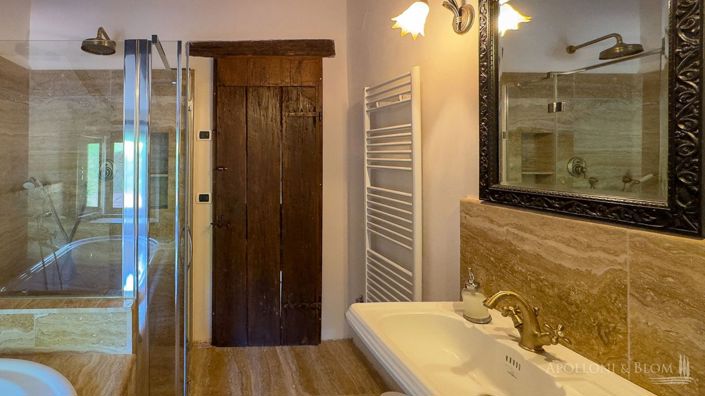 Image No.15-6 Bed Apartment for sale