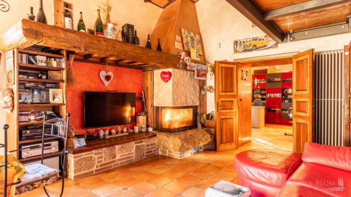 Image No.12-2 Bed Villa for sale