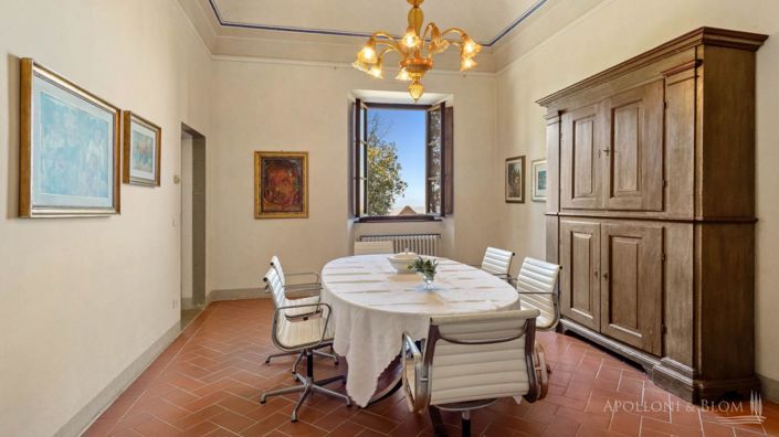 Image No.11-25 Bed Vineyard for sale