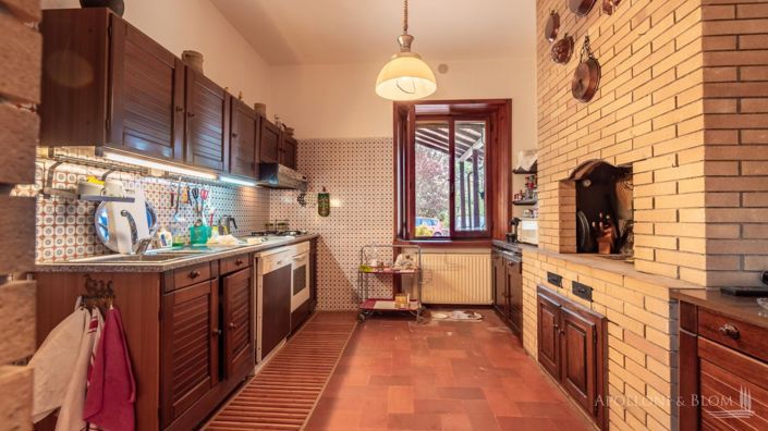 Image No.25-4 Bed Apartment for sale