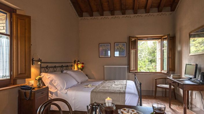 Image No.7-13 Bed Apartment for sale