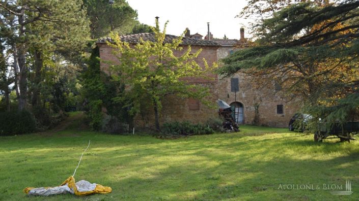 Image No.10-10 Bed Apartment for sale