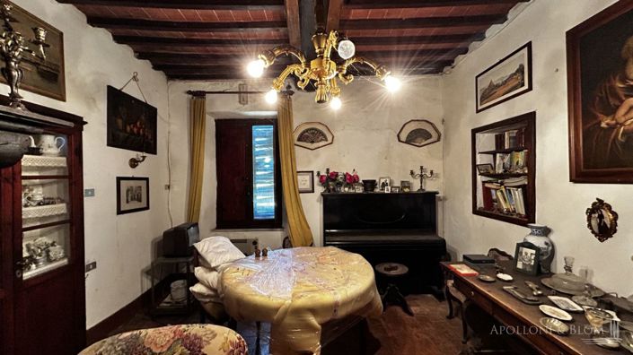 Image No.16-10 Bed Apartment for sale