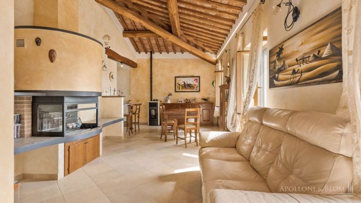 Image No.10-10 Bed Apartment for sale