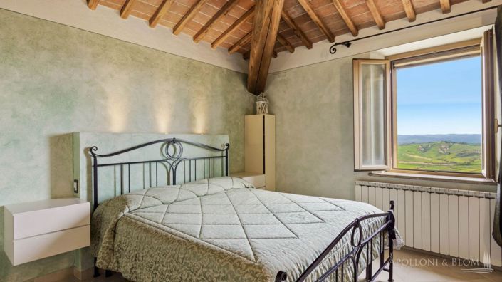 Image No.25-10 Bed Apartment for sale