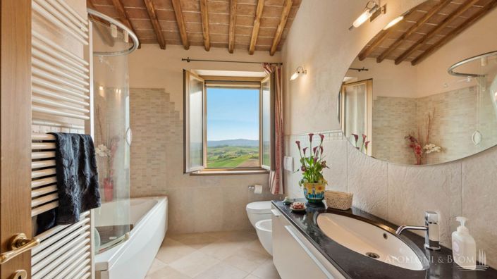 Image No.26-10 Bed Apartment for sale