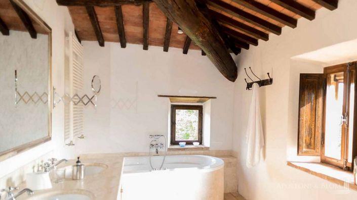 Image No.28-11 Bed Apartment for sale