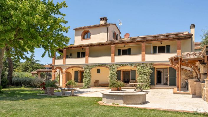 Image No.1-5 Bed Villa for sale