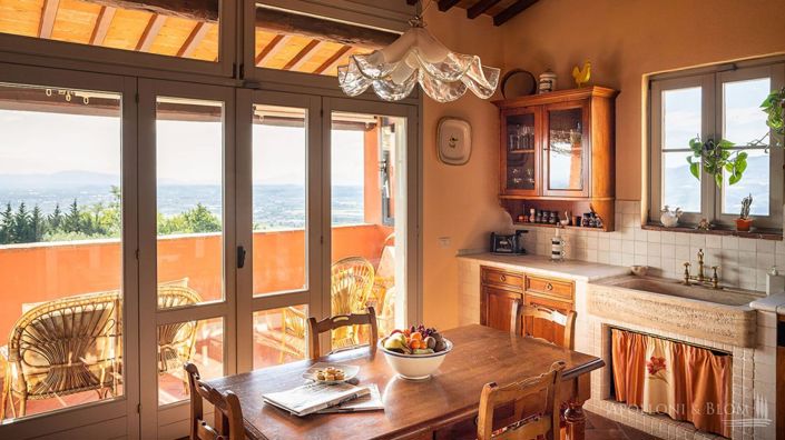 Image No.21-8 Bed Villa for sale