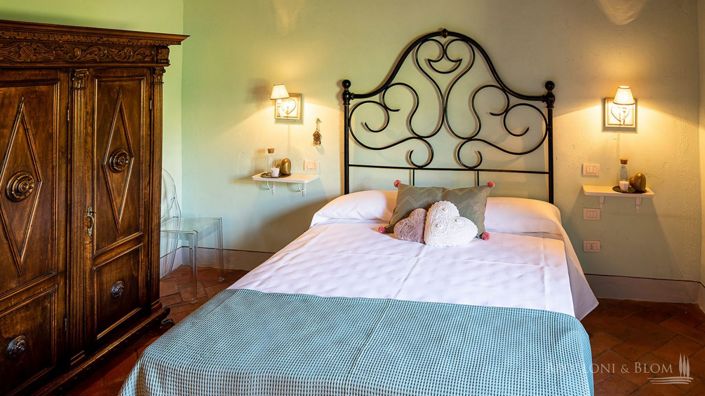 Image No.23-8 Bed Villa for sale