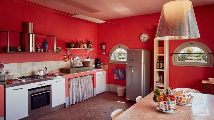 Image No.8-8 Bed Villa for sale