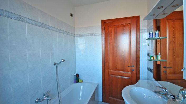 Image No.29-2 Bed Villa for sale