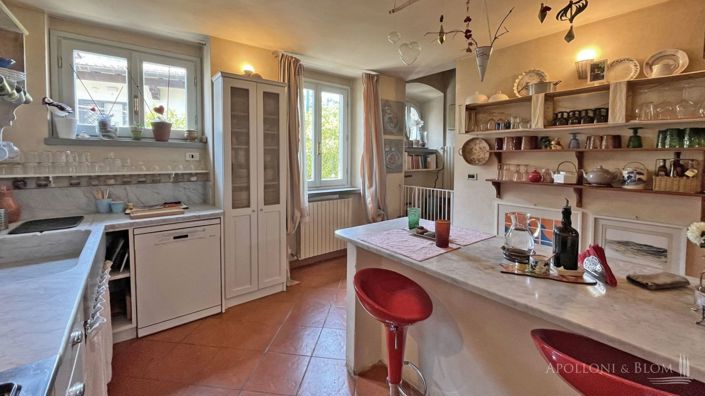 Image No.10-3 Bed Apartment for sale