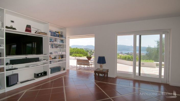 Image No.19-4 Bed Apartment for sale