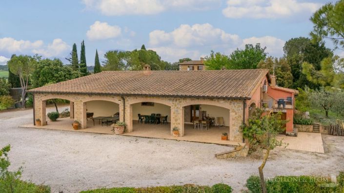 Image No.16-Appartement de 11 chambres à vendre à Sienne