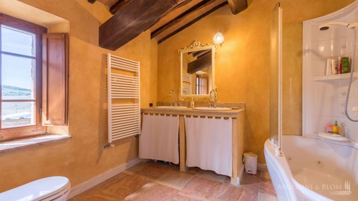 Image No.12-3 Bed Apartment for sale