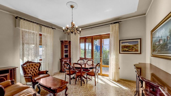 Image No.17-3 Bed Country House for sale