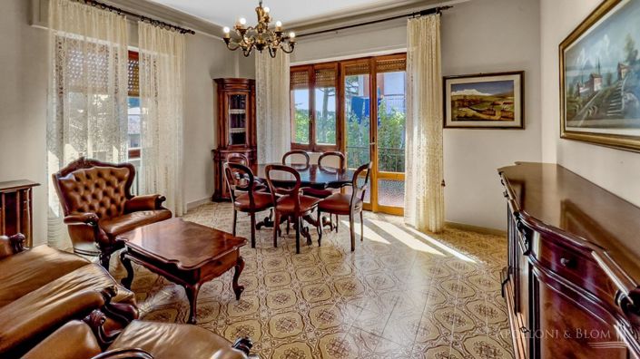 Image No.18-3 Bed Country House for sale