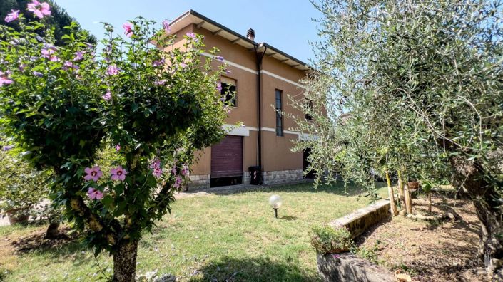Image No.24-Maison de campagne de 3 chambres à vendre à Citta della Pieve