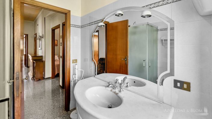 Image No.27-3 Bed Country House for sale