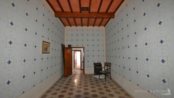 Image No.11-6 Bed Apartment for sale