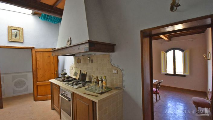 Image No.17-6 Bed Apartment for sale