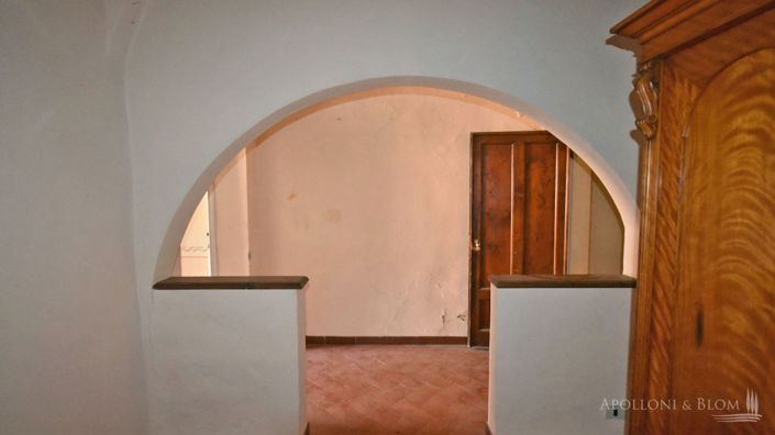 Image No.19-6 Bed Apartment for sale