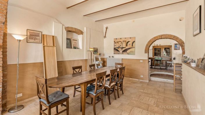 Image No.11-6 Bed Apartment for sale